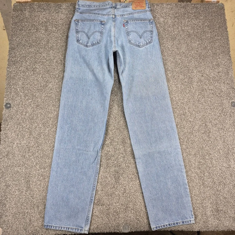 Levis measurements photos